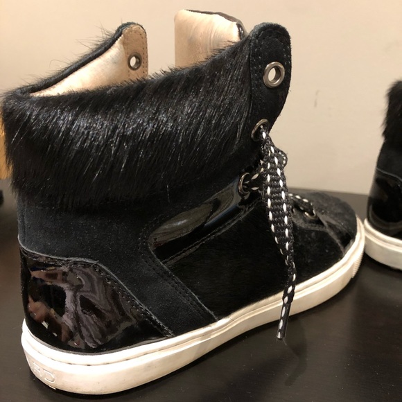 Designer Black Running Shoes - Picture 2 of 7